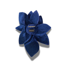 Load image into Gallery viewer, Broche Orquídea Nocturna