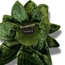 Load image into Gallery viewer, Broche Orquídea Nocturna