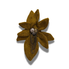 Load image into Gallery viewer, Broche Orquídea Nocturna
