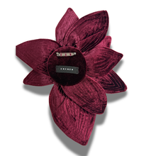 Cargar imagen en el visor de la galería, Broche Orquídea Nocturna