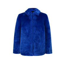 Cargar imagen en el visor de la galería, The Furry Jacket