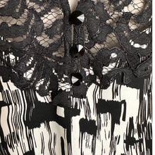 Cargar imagen en el visor de la galería, Victorian Halter Top
