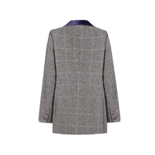 Cargar imagen en el visor de la galería, The Crossed Jacket
