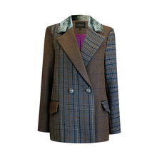 Cargar imagen en el visor de la galería, The Crossed Jacket
