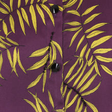 Cargar imagen en el visor de la galería, Classic Button Shirt
