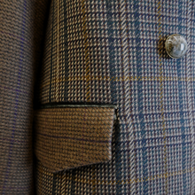 Cargar imagen en el visor de la galería, The Crossed Jacket
