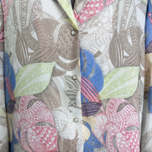 Cargar imagen en el visor de la galería, Notched Collar Shirt
