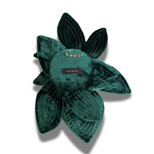 Cargar imagen en el visor de la galería, Broche Orquídea Nocturna
