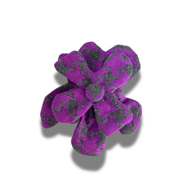 Cargar imagen en el visor de la galería, Broche Magnolia Invernal
